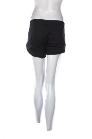 Γυναικείο κοντό παντελόνι ONLY, Μέγεθος S, Χρώμα Μαύρο, Τιμή 1,99 €