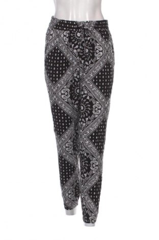 Damskie spodnie Amisu, Rozmiar S, Kolor Kolorowy, Cena 22,99 zł