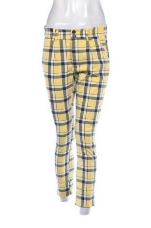 Γυναικείο παντελόνι Bershka, Μέγεθος XS, Χρώμα Πολύχρωμο, Τιμή 2,99 €