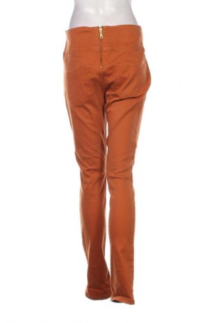 Γυναικείο παντελόνι Pieces, Μέγεθος M, Χρώμα Καφέ, Τιμή 2,99 €