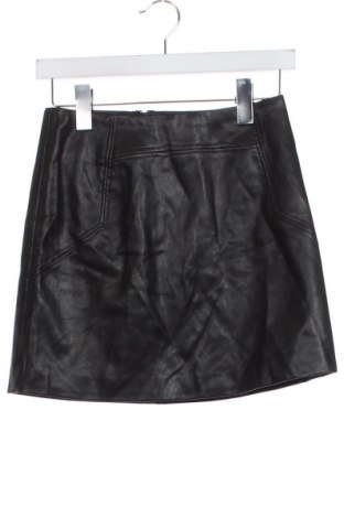 Кожена пола H&M, Размер XS, Цвят Черен, Цена 2,04 €
