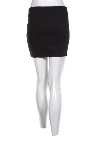 Пола Amisu, Размер M, Цвят Черен, Цена 2,04 €