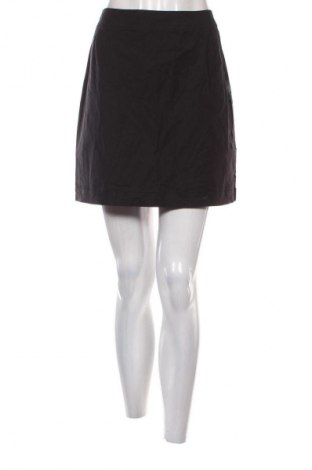 Пола Esisto, Размер M, Цвят Черен, Цена 2,04 €