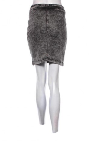 Sukně H&M, Velikost M, Barva Černá, Cena  99,00 Kč