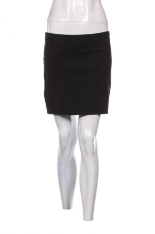 Пола H&M, Размер M, Цвят Черен, Цена 2,04 €