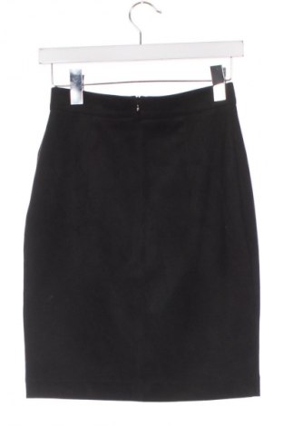 Пола H&M, Размер XS, Цвят Черен, Цена 2,04 €