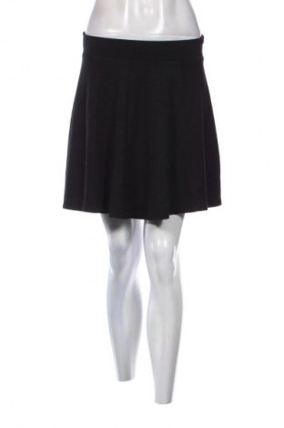 Пола H&M Divided, Размер S, Цвят Черен, Цена 2,04 €