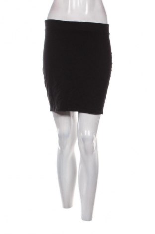 Пола H&M Divided, Размер S, Цвят Черен, Цена 2,04 €