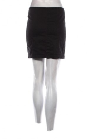 Пола Just Female, Размер S, Цвят Черен, Цена 2,04 €