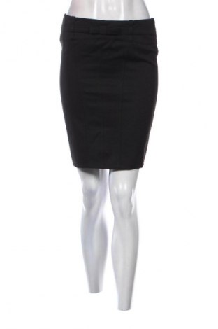 Пола Lilia, Размер M, Цвят Черен, Цена 2,04 €