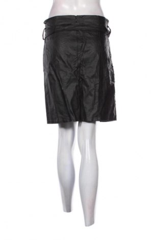 Пола Made In Italy, Размер S, Цвят Черен, Цена 2,04 €