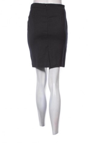 Пола Mango, Размер S, Цвят Многоцветен, Цена 3,06 €