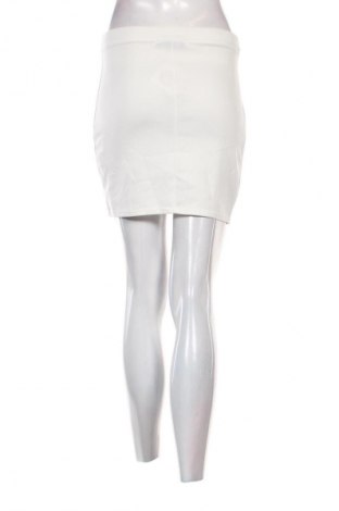 Пола Missguided, Размер S, Цвят Бял, Цена 2,04 €