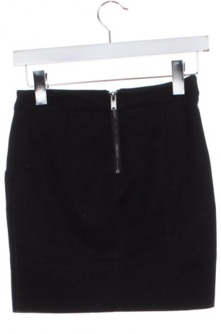 Пола ONLY, Размер XS, Цвят Черен, Цена 4,60 €