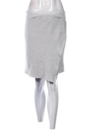 Пола Orsay, Размер M, Цвят Сив, Цена 2,04 €