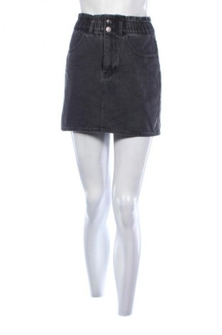 Пола Pull&Bear, Размер S, Цвят Сив, Цена 2,55 €