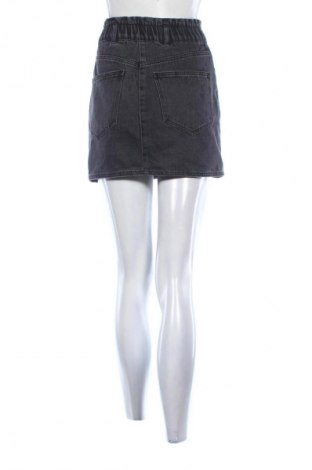 Пола Pull&Bear, Размер S, Цвят Сив, Цена 2,55 €