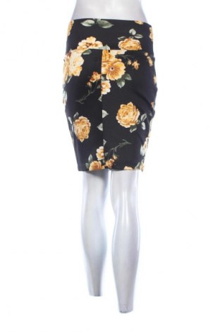 Пола Silhouette, Размер S, Цвят Многоцветен, Цена 2,04 €