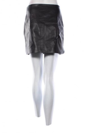 Пола Sinsay, Размер S, Цвят Черен, Цена 2,04 €