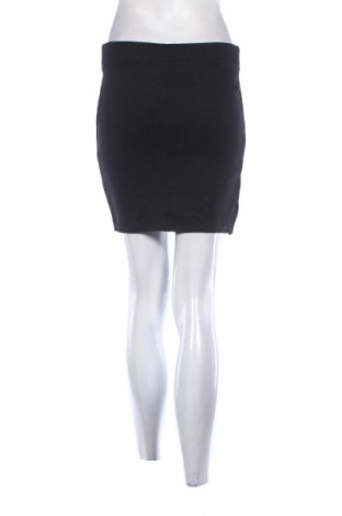 Пола Stradivarius, Размер L, Цвят Черен, Цена 2,04 €