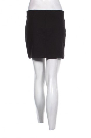 Пола Stradivarius, Размер M, Цвят Черен, Цена 2,04 €