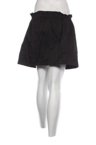 Пола Stradivarius, Размер M, Цвят Черен, Цена 2,04 €