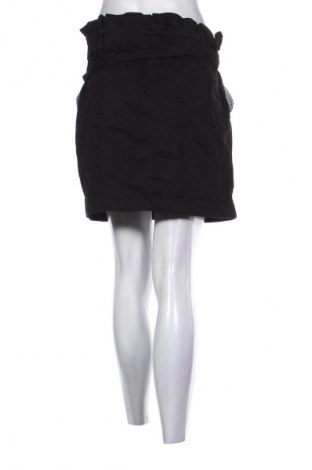 Пола Unbranded, Размер M, Цвят Черен, Цена 2,04 €