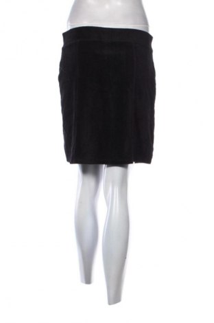 Пола Unbranded, Размер M, Цвят Черен, Цена 2,04 €