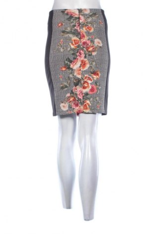 Пола Unbranded, Размер S, Цвят Многоцветен, Цена 4,09 €