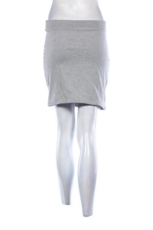 Пола Unbranded, Размер S, Цвят Сив, Цена 2,04 €