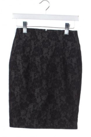 Пола Unbranded, Размер XS, Цвят Черен, Цена 2,04 €