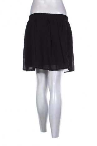 Пола Vero Moda, Размер M, Цвят Черен, Цена 3,06 €