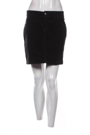 Пола Yessica, Размер M, Цвят Черен, Цена 2,04 €