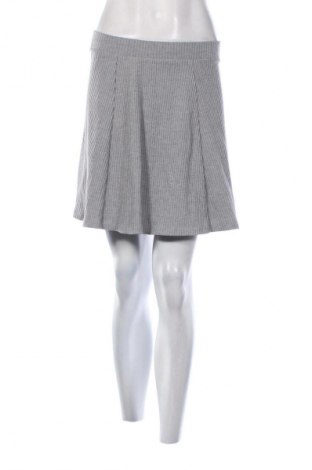 Пола Yfl Reserved, Размер M, Цвят Сив, Цена 2,04 €