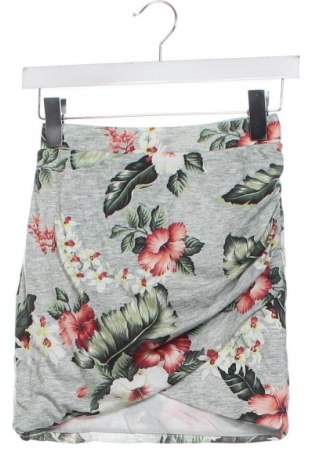 Пола Zara Trafaluc, Размер XXS, Цвят Многоцветен, Цена 2,04 €