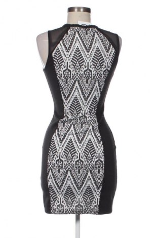 Рокля H&M Divided, Размер S, Цвят Многоцветен, Цена 2,04 €