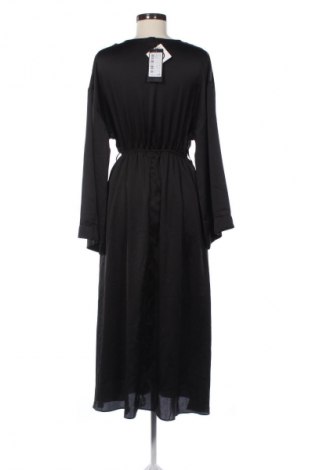 Šaty  Trendyol, Velikost M, Barva Černá, Cena  429,00 Kč