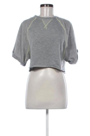 Damen Shirt Bershka, Größe M, Farbe Grau, Preis 15,84 €, #136676931