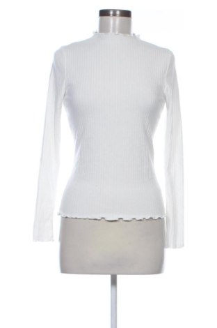 Дамска блуза ONLY, Размер M, Цвят Бял, Цена 8,69 €, #136703991