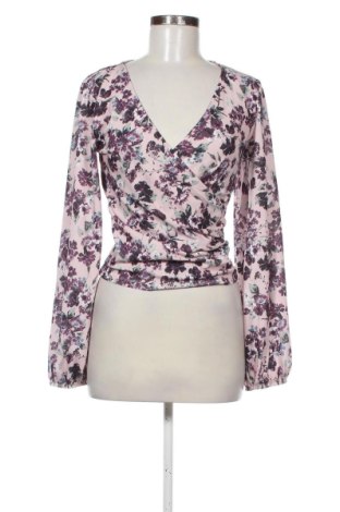 Дамска блуза Gina Tricot, Размер S, Цвят Многоцветен, Цена 3,57 €, #136764850