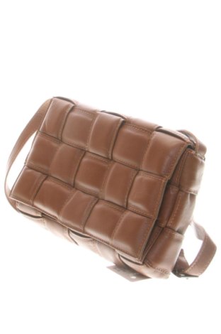Дамска чанта Unbranded, Цвят Кафяв, Цена 37,32 €, #136757653