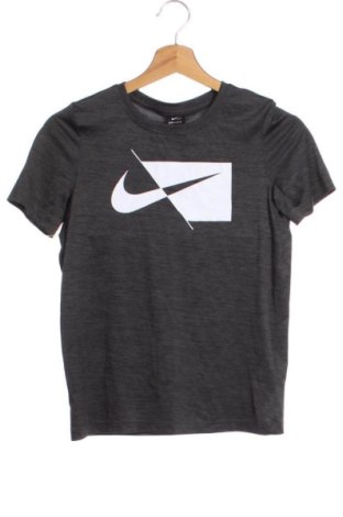 Γυναικείο t-shirt Nike, Μέγεθος M, Χρώμα Γκρί, Τιμή 17,99 €, #136749365