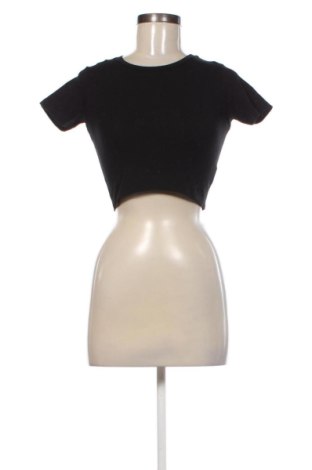 Γυναικείο t-shirt Pull&Bear, Μέγεθος S, Χρώμα Μαύρο, Τιμή 7,00 €, #136753871