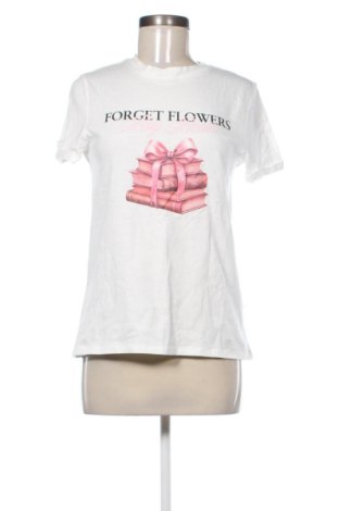 Γυναικείο t-shirt Fb Sister, Μέγεθος XS, Χρώμα Λευκό, Τιμή 7,00 €, #136778386