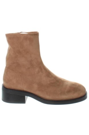 Дамски боти Stradivarius, Размер 37, Цвят Кафяв, Цена 13,80 €, #136750035