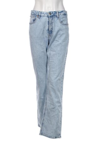 Дамски дънки Stradivarius, Размер L, Цвят Син, Цена 10,73 €, #136712080