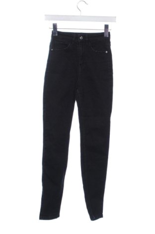Damskie jeansy Sinsay, Rozmiar XXS, Kolor Czarny, Cena 34,35 zł, #136746048