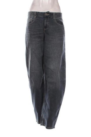 Damen Jeans Bershka, Größe M, Farbe Blau, Preis 30,99 €