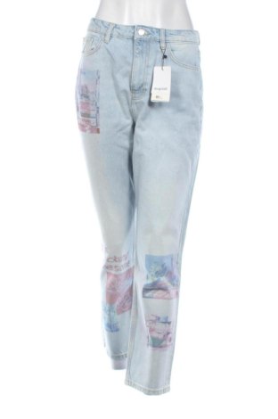 Дамски дънки Desigual, Размер S, Цвят Син, Цена 89,47 €, #136679687