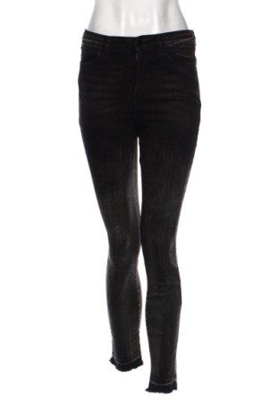 Дамски дънки Guess, Размер S, Цвят Сив, Цена 38,85 €, #136690944